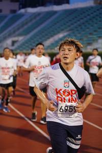 BIB: 695
                            <button type="button" onclick="openModal(6098059)" class="btn btn-primary btn-sm float-right btn-popup" data-toggle="modal" data-target=".modal-high-quality">
                        <i class="fas fa-shopping-cart"></i> Add to Cart
                    </button>
                                            <button type="button" onclick="isThisMe(6098059, true)" class="btn btn-success btn-sm float-right btn-popup btn-isme hidden" data-toggle="tooltip" data-placement="bottom" title="นี่คือรูปของคุณใช่ไหม คลิกที่นี่เพื่อเอาเข้าอัลบั้ม">
                        <i class="fas fa-plus"></i> Add to album
                    </button>
                    <button type="button" onclick="isThisMe(6098059, false)" class="btn btn-warning btn-sm float-right btn-popup btn-isnotme hidden">
                        <i class="fas fa-ban"></i> Remove from album
                    </button>