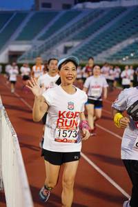 BIB: 1573
                            <button type="button" onclick="openModal(6097927)" class="btn btn-primary btn-sm float-right btn-popup" data-toggle="modal" data-target=".modal-high-quality">
                        <i class="fas fa-shopping-cart"></i> Add to Cart
                    </button>
                                            <button type="button" onclick="isThisMe(6097927, true)" class="btn btn-success btn-sm float-right btn-popup btn-isme hidden" data-toggle="tooltip" data-placement="bottom" title="นี่คือรูปของคุณใช่ไหม คลิกที่นี่เพื่อเอาเข้าอัลบั้ม">
                        <i class="fas fa-plus"></i> Add to album
                    </button>
                    <button type="button" onclick="isThisMe(6097927, false)" class="btn btn-warning btn-sm float-right btn-popup btn-isnotme hidden">
                        <i class="fas fa-ban"></i> Remove from album
                    </button>