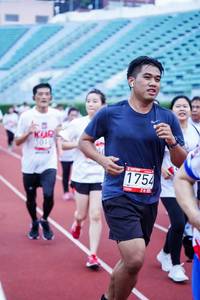 BIB: 5018, 1754, 
                            <button type="button" onclick="openModal(6090533)" class="btn btn-primary btn-sm float-right btn-popup" data-toggle="modal" data-target=".modal-high-quality">
                        <i class="fas fa-shopping-cart"></i> Add to Cart
                    </button>
                                            <button type="button" onclick="isThisMe(6090533, true)" class="btn btn-success btn-sm float-right btn-popup btn-isme hidden" data-toggle="tooltip" data-placement="bottom" title="นี่คือรูปของคุณใช่ไหม คลิกที่นี่เพื่อเอาเข้าอัลบั้ม">
                        <i class="fas fa-plus"></i> Add to album
                    </button>
                    <button type="button" onclick="isThisMe(6090533, false)" class="btn btn-warning btn-sm float-right btn-popup btn-isnotme hidden">
                        <i class="fas fa-ban"></i> Remove from album
                    </button>