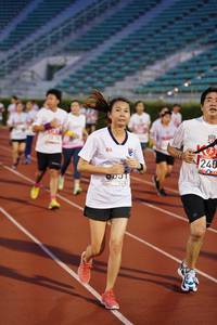 BIB: 240
                            <button type="button" onclick="openModal(6097769)" class="btn btn-primary btn-sm float-right btn-popup" data-toggle="modal" data-target=".modal-high-quality">
                        <i class="fas fa-shopping-cart"></i> Add to Cart
                    </button>
                                            <button type="button" onclick="isThisMe(6097769, true)" class="btn btn-success btn-sm float-right btn-popup btn-isme hidden" data-toggle="tooltip" data-placement="bottom" title="นี่คือรูปของคุณใช่ไหม คลิกที่นี่เพื่อเอาเข้าอัลบั้ม">
                        <i class="fas fa-plus"></i> Add to album
                    </button>
                    <button type="button" onclick="isThisMe(6097769, false)" class="btn btn-warning btn-sm float-right btn-popup btn-isnotme hidden">
                        <i class="fas fa-ban"></i> Remove from album
                    </button>