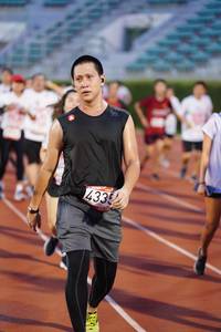 BIB: 4335
                            <button type="button" onclick="openModal(6098130)" class="btn btn-primary btn-sm float-right btn-popup" data-toggle="modal" data-target=".modal-high-quality">
                        <i class="fas fa-shopping-cart"></i> Add to Cart
                    </button>
                                            <button type="button" onclick="isThisMe(6098130, true)" class="btn btn-success btn-sm float-right btn-popup btn-isme hidden" data-toggle="tooltip" data-placement="bottom" title="นี่คือรูปของคุณใช่ไหม คลิกที่นี่เพื่อเอาเข้าอัลบั้ม">
                        <i class="fas fa-plus"></i> Add to album
                    </button>
                    <button type="button" onclick="isThisMe(6098130, false)" class="btn btn-warning btn-sm float-right btn-popup btn-isnotme hidden">
                        <i class="fas fa-ban"></i> Remove from album
                    </button>