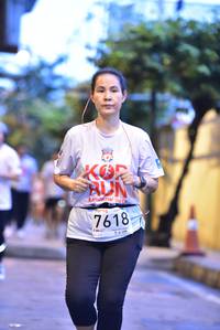 BIB: 2012, 7618
                            <button type="button" onclick="openModal(5863746)" class="btn btn-primary btn-sm float-right btn-popup" data-toggle="modal" data-target=".modal-high-quality">
                        <i class="fas fa-shopping-cart"></i> Add to Cart
                    </button>
                                            <button type="button" onclick="isThisMe(5863746, true)" class="btn btn-success btn-sm float-right btn-popup btn-isme hidden" data-toggle="tooltip" data-placement="bottom" title="นี่คือรูปของคุณใช่ไหม คลิกที่นี่เพื่อเอาเข้าอัลบั้ม">
                        <i class="fas fa-plus"></i> Add to album
                    </button>
                    <button type="button" onclick="isThisMe(5863746, false)" class="btn btn-warning btn-sm float-right btn-popup btn-isnotme hidden">
                        <i class="fas fa-ban"></i> Remove from album
                    </button>