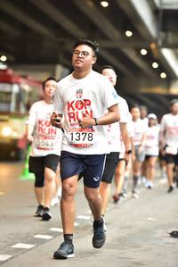 BIB: 3543, 1378
                            <button type="button" onclick="openModal(5866569)" class="btn btn-primary btn-sm float-right btn-popup" data-toggle="modal" data-target=".modal-high-quality">
                        <i class="fas fa-shopping-cart"></i> Add to Cart
                    </button>
                                            <button type="button" onclick="isThisMe(5866569, true)" class="btn btn-success btn-sm float-right btn-popup btn-isme hidden" data-toggle="tooltip" data-placement="bottom" title="นี่คือรูปของคุณใช่ไหม คลิกที่นี่เพื่อเอาเข้าอัลบั้ม">
                        <i class="fas fa-plus"></i> Add to album
                    </button>
                    <button type="button" onclick="isThisMe(5866569, false)" class="btn btn-warning btn-sm float-right btn-popup btn-isnotme hidden">
                        <i class="fas fa-ban"></i> Remove from album
                    </button>