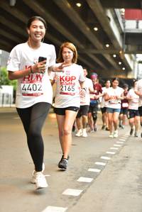 BIB: 4402, 2165
                            <button type="button" onclick="openModal(5865882)" class="btn btn-primary btn-sm float-right btn-popup" data-toggle="modal" data-target=".modal-high-quality">
                        <i class="fas fa-shopping-cart"></i> Add to Cart
                    </button>
                                            <button type="button" onclick="isThisMe(5865882, true)" class="btn btn-success btn-sm float-right btn-popup btn-isme hidden" data-toggle="tooltip" data-placement="bottom" title="นี่คือรูปของคุณใช่ไหม คลิกที่นี่เพื่อเอาเข้าอัลบั้ม">
                        <i class="fas fa-plus"></i> Add to album
                    </button>
                    <button type="button" onclick="isThisMe(5865882, false)" class="btn btn-warning btn-sm float-right btn-popup btn-isnotme hidden">
                        <i class="fas fa-ban"></i> Remove from album
                    </button>