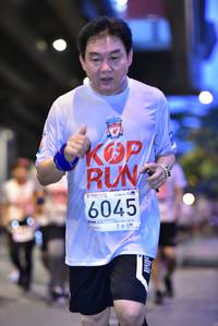 BIB: 6045
                            <button type="button" onclick="openModal(5861966)" class="btn btn-primary btn-sm float-right btn-popup" data-toggle="modal" data-target=".modal-high-quality">
                        <i class="fas fa-shopping-cart"></i> Add to Cart
                    </button>
                                            <button type="button" onclick="isThisMe(5861966, true)" class="btn btn-success btn-sm float-right btn-popup btn-isme hidden" data-toggle="tooltip" data-placement="bottom" title="นี่คือรูปของคุณใช่ไหม คลิกที่นี่เพื่อเอาเข้าอัลบั้ม">
                        <i class="fas fa-plus"></i> Add to album
                    </button>
                    <button type="button" onclick="isThisMe(5861966, false)" class="btn btn-warning btn-sm float-right btn-popup btn-isnotme hidden">
                        <i class="fas fa-ban"></i> Remove from album
                    </button>