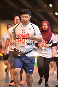 BIB: 6641, 060
                            <button type="button" onclick="openModal(5864543)" class="btn btn-primary btn-sm float-right btn-popup" data-toggle="modal" data-target=".modal-high-quality">
                        <i class="fas fa-shopping-cart"></i> Add to Cart
                    </button>
                                            <button type="button" onclick="isThisMe(5864543, true)" class="btn btn-success btn-sm float-right btn-popup btn-isme hidden" data-toggle="tooltip" data-placement="bottom" title="นี่คือรูปของคุณใช่ไหม คลิกที่นี่เพื่อเอาเข้าอัลบั้ม">
                        <i class="fas fa-plus"></i> Add to album
                    </button>
                    <button type="button" onclick="isThisMe(5864543, false)" class="btn btn-warning btn-sm float-right btn-popup btn-isnotme hidden">
                        <i class="fas fa-ban"></i> Remove from album
                    </button>