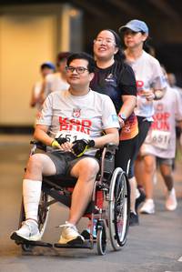 BIB: 651
                            <button type="button" onclick="openModal(5864888)" class="btn btn-primary btn-sm float-right btn-popup" data-toggle="modal" data-target=".modal-high-quality">
                        <i class="fas fa-shopping-cart"></i> Add to Cart
                    </button>
                                            <button type="button" onclick="isThisMe(5864888, true)" class="btn btn-success btn-sm float-right btn-popup btn-isme hidden" data-toggle="tooltip" data-placement="bottom" title="นี่คือรูปของคุณใช่ไหม คลิกที่นี่เพื่อเอาเข้าอัลบั้ม">
                        <i class="fas fa-plus"></i> Add to album
                    </button>
                    <button type="button" onclick="isThisMe(5864888, false)" class="btn btn-warning btn-sm float-right btn-popup btn-isnotme hidden">
                        <i class="fas fa-ban"></i> Remove from album
                    </button>