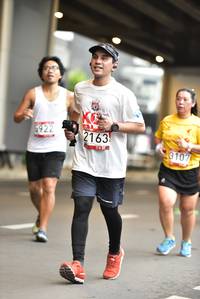 BIB: 5922, 2163, 3107
                            <button type="button" onclick="openModal(5872169)" class="btn btn-primary btn-sm float-right btn-popup" data-toggle="modal" data-target=".modal-high-quality">
                        <i class="fas fa-shopping-cart"></i> Add to Cart
                    </button>
                                            <button type="button" onclick="isThisMe(5872169, true)" class="btn btn-success btn-sm float-right btn-popup btn-isme hidden" data-toggle="tooltip" data-placement="bottom" title="นี่คือรูปของคุณใช่ไหม คลิกที่นี่เพื่อเอาเข้าอัลบั้ม">
                        <i class="fas fa-plus"></i> Add to album
                    </button>
                    <button type="button" onclick="isThisMe(5872169, false)" class="btn btn-warning btn-sm float-right btn-popup btn-isnotme hidden">
                        <i class="fas fa-ban"></i> Remove from album
                    </button>