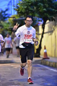 BIB: 3144
                            <button type="button" onclick="openModal(5861758)" class="btn btn-primary btn-sm float-right btn-popup" data-toggle="modal" data-target=".modal-high-quality">
                        <i class="fas fa-shopping-cart"></i> Add to Cart
                    </button>
                                            <button type="button" onclick="isThisMe(5861758, true)" class="btn btn-success btn-sm float-right btn-popup btn-isme hidden" data-toggle="tooltip" data-placement="bottom" title="นี่คือรูปของคุณใช่ไหม คลิกที่นี่เพื่อเอาเข้าอัลบั้ม">
                        <i class="fas fa-plus"></i> Add to album
                    </button>
                    <button type="button" onclick="isThisMe(5861758, false)" class="btn btn-warning btn-sm float-right btn-popup btn-isnotme hidden">
                        <i class="fas fa-ban"></i> Remove from album
                    </button>