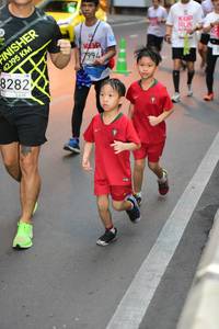 BIB: 42195, 8282, 7994
                            <button type="button" onclick="openModal(5867704)" class="btn btn-primary btn-sm float-right btn-popup" data-toggle="modal" data-target=".modal-high-quality">
                        <i class="fas fa-shopping-cart"></i> Add to Cart
                    </button>
                                            <button type="button" onclick="isThisMe(5867704, true)" class="btn btn-success btn-sm float-right btn-popup btn-isme hidden" data-toggle="tooltip" data-placement="bottom" title="นี่คือรูปของคุณใช่ไหม คลิกที่นี่เพื่อเอาเข้าอัลบั้ม">
                        <i class="fas fa-plus"></i> Add to album
                    </button>
                    <button type="button" onclick="isThisMe(5867704, false)" class="btn btn-warning btn-sm float-right btn-popup btn-isnotme hidden">
                        <i class="fas fa-ban"></i> Remove from album
                    </button>