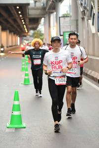 BIB: 5323, 201, 1506
                            <button type="button" onclick="openModal(5869275)" class="btn btn-primary btn-sm float-right btn-popup" data-toggle="modal" data-target=".modal-high-quality">
                        <i class="fas fa-shopping-cart"></i> Add to Cart
                    </button>
                                            <button type="button" onclick="isThisMe(5869275, true)" class="btn btn-success btn-sm float-right btn-popup btn-isme hidden" data-toggle="tooltip" data-placement="bottom" title="นี่คือรูปของคุณใช่ไหม คลิกที่นี่เพื่อเอาเข้าอัลบั้ม">
                        <i class="fas fa-plus"></i> Add to album
                    </button>
                    <button type="button" onclick="isThisMe(5869275, false)" class="btn btn-warning btn-sm float-right btn-popup btn-isnotme hidden">
                        <i class="fas fa-ban"></i> Remove from album
                    </button>