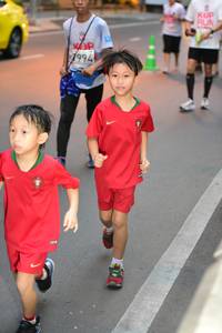 BIB: 994
                            <button type="button" onclick="openModal(5867701)" class="btn btn-primary btn-sm float-right btn-popup" data-toggle="modal" data-target=".modal-high-quality">
                        <i class="fas fa-shopping-cart"></i> Add to Cart
                    </button>
                                            <button type="button" onclick="isThisMe(5867701, true)" class="btn btn-success btn-sm float-right btn-popup btn-isme hidden" data-toggle="tooltip" data-placement="bottom" title="นี่คือรูปของคุณใช่ไหม คลิกที่นี่เพื่อเอาเข้าอัลบั้ม">
                        <i class="fas fa-plus"></i> Add to album
                    </button>
                    <button type="button" onclick="isThisMe(5867701, false)" class="btn btn-warning btn-sm float-right btn-popup btn-isnotme hidden">
                        <i class="fas fa-ban"></i> Remove from album
                    </button>