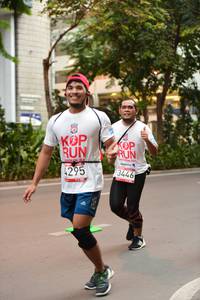 BIB: 295, 3446
                            <button type="button" onclick="openModal(5870093)" class="btn btn-primary btn-sm float-right btn-popup" data-toggle="modal" data-target=".modal-high-quality">
                        <i class="fas fa-shopping-cart"></i> Add to Cart
                    </button>
                                            <button type="button" onclick="isThisMe(5870093, true)" class="btn btn-success btn-sm float-right btn-popup btn-isme hidden" data-toggle="tooltip" data-placement="bottom" title="นี่คือรูปของคุณใช่ไหม คลิกที่นี่เพื่อเอาเข้าอัลบั้ม">
                        <i class="fas fa-plus"></i> Add to album
                    </button>
                    <button type="button" onclick="isThisMe(5870093, false)" class="btn btn-warning btn-sm float-right btn-popup btn-isnotme hidden">
                        <i class="fas fa-ban"></i> Remove from album
                    </button>