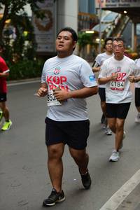 BIB: 4184, 852
                            <button type="button" onclick="openModal(5870895)" class="btn btn-primary btn-sm float-right btn-popup" data-toggle="modal" data-target=".modal-high-quality">
                        <i class="fas fa-shopping-cart"></i> Add to Cart
                    </button>
                                            <button type="button" onclick="isThisMe(5870895, true)" class="btn btn-success btn-sm float-right btn-popup btn-isme hidden" data-toggle="tooltip" data-placement="bottom" title="นี่คือรูปของคุณใช่ไหม คลิกที่นี่เพื่อเอาเข้าอัลบั้ม">
                        <i class="fas fa-plus"></i> Add to album
                    </button>
                    <button type="button" onclick="isThisMe(5870895, false)" class="btn btn-warning btn-sm float-right btn-popup btn-isnotme hidden">
                        <i class="fas fa-ban"></i> Remove from album
                    </button>