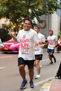 BIB: 2220
                            <button type="button" onclick="openModal(5870086)" class="btn btn-primary btn-sm float-right btn-popup" data-toggle="modal" data-target=".modal-high-quality">
                        <i class="fas fa-shopping-cart"></i> Add to Cart
                    </button>
                                            <button type="button" onclick="isThisMe(5870086, true)" class="btn btn-success btn-sm float-right btn-popup btn-isme hidden" data-toggle="tooltip" data-placement="bottom" title="นี่คือรูปของคุณใช่ไหม คลิกที่นี่เพื่อเอาเข้าอัลบั้ม">
                        <i class="fas fa-plus"></i> Add to album
                    </button>
                    <button type="button" onclick="isThisMe(5870086, false)" class="btn btn-warning btn-sm float-right btn-popup btn-isnotme hidden">
                        <i class="fas fa-ban"></i> Remove from album
                    </button>