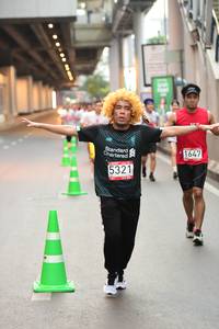 BIB: 1647, 5321
                            <button type="button" onclick="openModal(5869292)" class="btn btn-primary btn-sm float-right btn-popup" data-toggle="modal" data-target=".modal-high-quality">
                        <i class="fas fa-shopping-cart"></i> Add to Cart
                    </button>
                                            <button type="button" onclick="isThisMe(5869292, true)" class="btn btn-success btn-sm float-right btn-popup btn-isme hidden" data-toggle="tooltip" data-placement="bottom" title="นี่คือรูปของคุณใช่ไหม คลิกที่นี่เพื่อเอาเข้าอัลบั้ม">
                        <i class="fas fa-plus"></i> Add to album
                    </button>
                    <button type="button" onclick="isThisMe(5869292, false)" class="btn btn-warning btn-sm float-right btn-popup btn-isnotme hidden">
                        <i class="fas fa-ban"></i> Remove from album
                    </button>