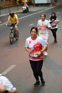 BIB: 3833, 1914
                            <button type="button" onclick="openModal(5871348)" class="btn btn-primary btn-sm float-right btn-popup" data-toggle="modal" data-target=".modal-high-quality">
                        <i class="fas fa-shopping-cart"></i> Add to Cart
                    </button>
                                            <button type="button" onclick="isThisMe(5871348, true)" class="btn btn-success btn-sm float-right btn-popup btn-isme hidden" data-toggle="tooltip" data-placement="bottom" title="นี่คือรูปของคุณใช่ไหม คลิกที่นี่เพื่อเอาเข้าอัลบั้ม">
                        <i class="fas fa-plus"></i> Add to album
                    </button>
                    <button type="button" onclick="isThisMe(5871348, false)" class="btn btn-warning btn-sm float-right btn-popup btn-isnotme hidden">
                        <i class="fas fa-ban"></i> Remove from album
                    </button>