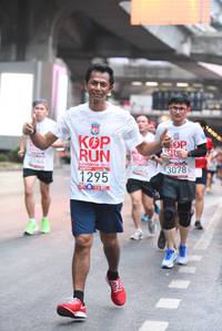 BIB: 201, 3078, 1295
                            <button type="button" onclick="openModal(5875763)" class="btn btn-primary btn-sm float-right btn-popup" data-toggle="modal" data-target=".modal-high-quality">
                        <i class="fas fa-shopping-cart"></i> Add to Cart
                    </button>
                                            <button type="button" onclick="isThisMe(5875763, true)" class="btn btn-success btn-sm float-right btn-popup btn-isme hidden" data-toggle="tooltip" data-placement="bottom" title="นี่คือรูปของคุณใช่ไหม คลิกที่นี่เพื่อเอาเข้าอัลบั้ม">
                        <i class="fas fa-plus"></i> Add to album
                    </button>
                    <button type="button" onclick="isThisMe(5875763, false)" class="btn btn-warning btn-sm float-right btn-popup btn-isnotme hidden">
                        <i class="fas fa-ban"></i> Remove from album
                    </button>