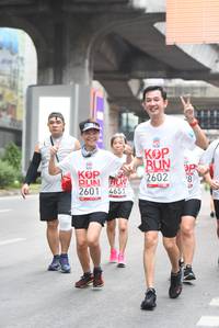 BIB: 2602, 2601, 4651
                            <button type="button" onclick="openModal(5869939)" class="btn btn-primary btn-sm float-right btn-popup" data-toggle="modal" data-target=".modal-high-quality">
                        <i class="fas fa-shopping-cart"></i> Add to Cart
                    </button>
                                            <button type="button" onclick="isThisMe(5869939, true)" class="btn btn-success btn-sm float-right btn-popup btn-isme hidden" data-toggle="tooltip" data-placement="bottom" title="นี่คือรูปของคุณใช่ไหม คลิกที่นี่เพื่อเอาเข้าอัลบั้ม">
                        <i class="fas fa-plus"></i> Add to album
                    </button>
                    <button type="button" onclick="isThisMe(5869939, false)" class="btn btn-warning btn-sm float-right btn-popup btn-isnotme hidden">
                        <i class="fas fa-ban"></i> Remove from album
                    </button>