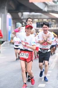 BIB: 3009, 3218
                            <button type="button" onclick="openModal(5878961)" class="btn btn-primary btn-sm float-right btn-popup" data-toggle="modal" data-target=".modal-high-quality">
                        <i class="fas fa-shopping-cart"></i> Add to Cart
                    </button>
                                            <button type="button" onclick="isThisMe(5878961, true)" class="btn btn-success btn-sm float-right btn-popup btn-isme hidden" data-toggle="tooltip" data-placement="bottom" title="นี่คือรูปของคุณใช่ไหม คลิกที่นี่เพื่อเอาเข้าอัลบั้ม">
                        <i class="fas fa-plus"></i> Add to album
                    </button>
                    <button type="button" onclick="isThisMe(5878961, false)" class="btn btn-warning btn-sm float-right btn-popup btn-isnotme hidden">
                        <i class="fas fa-ban"></i> Remove from album
                    </button>