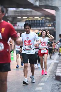 BIB: 1258, 514
                            <button type="button" onclick="openModal(5875705)" class="btn btn-primary btn-sm float-right btn-popup" data-toggle="modal" data-target=".modal-high-quality">
                        <i class="fas fa-shopping-cart"></i> Add to Cart
                    </button>
                                            <button type="button" onclick="isThisMe(5875705, true)" class="btn btn-success btn-sm float-right btn-popup btn-isme hidden" data-toggle="tooltip" data-placement="bottom" title="นี่คือรูปของคุณใช่ไหม คลิกที่นี่เพื่อเอาเข้าอัลบั้ม">
                        <i class="fas fa-plus"></i> Add to album
                    </button>
                    <button type="button" onclick="isThisMe(5875705, false)" class="btn btn-warning btn-sm float-right btn-popup btn-isnotme hidden">
                        <i class="fas fa-ban"></i> Remove from album
                    </button>