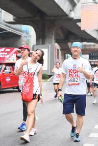 BIB: 5882
                            <button type="button" onclick="openModal(5868574)" class="btn btn-primary btn-sm float-right btn-popup" data-toggle="modal" data-target=".modal-high-quality">
                        <i class="fas fa-shopping-cart"></i> Add to Cart
                    </button>
                                            <button type="button" onclick="isThisMe(5868574, true)" class="btn btn-success btn-sm float-right btn-popup btn-isme hidden" data-toggle="tooltip" data-placement="bottom" title="นี่คือรูปของคุณใช่ไหม คลิกที่นี่เพื่อเอาเข้าอัลบั้ม">
                        <i class="fas fa-plus"></i> Add to album
                    </button>
                    <button type="button" onclick="isThisMe(5868574, false)" class="btn btn-warning btn-sm float-right btn-popup btn-isnotme hidden">
                        <i class="fas fa-ban"></i> Remove from album
                    </button>