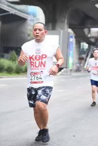 BIB: 201, 2764
                            <button type="button" onclick="openModal(5870651)" class="btn btn-primary btn-sm float-right btn-popup" data-toggle="modal" data-target=".modal-high-quality">
                        <i class="fas fa-shopping-cart"></i> Add to Cart
                    </button>
                                            <button type="button" onclick="isThisMe(5870651, true)" class="btn btn-success btn-sm float-right btn-popup btn-isme hidden" data-toggle="tooltip" data-placement="bottom" title="นี่คือรูปของคุณใช่ไหม คลิกที่นี่เพื่อเอาเข้าอัลบั้ม">
                        <i class="fas fa-plus"></i> Add to album
                    </button>
                    <button type="button" onclick="isThisMe(5870651, false)" class="btn btn-warning btn-sm float-right btn-popup btn-isnotme hidden">
                        <i class="fas fa-ban"></i> Remove from album
                    </button>