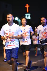 BIB: 2997, 2370, 968
                            <button type="button" onclick="openModal(5953325)" class="btn btn-primary btn-sm float-right btn-popup" data-toggle="modal" data-target=".modal-high-quality">
                        <i class="fas fa-shopping-cart"></i> Add to Cart
                    </button>
                                            <button type="button" onclick="isThisMe(5953325, true)" class="btn btn-success btn-sm float-right btn-popup btn-isme hidden" data-toggle="tooltip" data-placement="bottom" title="นี่คือรูปของคุณใช่ไหม คลิกที่นี่เพื่อเอาเข้าอัลบั้ม">
                        <i class="fas fa-plus"></i> Add to album
                    </button>
                    <button type="button" onclick="isThisMe(5953325, false)" class="btn btn-warning btn-sm float-right btn-popup btn-isnotme hidden">
                        <i class="fas fa-ban"></i> Remove from album
                    </button>