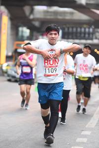 BIB: 1109, 8444, 
                            <button type="button" onclick="openModal(5871944)" class="btn btn-primary btn-sm float-right btn-popup" data-toggle="modal" data-target=".modal-high-quality">
                        <i class="fas fa-shopping-cart"></i> Add to Cart
                    </button>
                                            <button type="button" onclick="isThisMe(5871944, true)" class="btn btn-success btn-sm float-right btn-popup btn-isme hidden" data-toggle="tooltip" data-placement="bottom" title="นี่คือรูปของคุณใช่ไหม คลิกที่นี่เพื่อเอาเข้าอัลบั้ม">
                        <i class="fas fa-plus"></i> Add to album
                    </button>
                    <button type="button" onclick="isThisMe(5871944, false)" class="btn btn-warning btn-sm float-right btn-popup btn-isnotme hidden">
                        <i class="fas fa-ban"></i> Remove from album
                    </button>