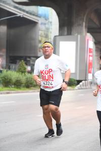 BIB: 4324
                            <button type="button" onclick="openModal(5872853)" class="btn btn-primary btn-sm float-right btn-popup" data-toggle="modal" data-target=".modal-high-quality">
                        <i class="fas fa-shopping-cart"></i> Add to Cart
                    </button>
                                            <button type="button" onclick="isThisMe(5872853, true)" class="btn btn-success btn-sm float-right btn-popup btn-isme hidden" data-toggle="tooltip" data-placement="bottom" title="นี่คือรูปของคุณใช่ไหม คลิกที่นี่เพื่อเอาเข้าอัลบั้ม">
                        <i class="fas fa-plus"></i> Add to album
                    </button>
                    <button type="button" onclick="isThisMe(5872853, false)" class="btn btn-warning btn-sm float-right btn-popup btn-isnotme hidden">
                        <i class="fas fa-ban"></i> Remove from album
                    </button>