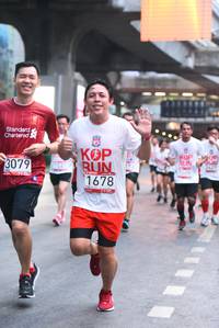 BIB: 1678, 3079
                            <button type="button" onclick="openModal(5879296)" class="btn btn-primary btn-sm float-right btn-popup" data-toggle="modal" data-target=".modal-high-quality">
                        <i class="fas fa-shopping-cart"></i> Add to Cart
                    </button>
                                            <button type="button" onclick="isThisMe(5879296, true)" class="btn btn-success btn-sm float-right btn-popup btn-isme hidden" data-toggle="tooltip" data-placement="bottom" title="นี่คือรูปของคุณใช่ไหม คลิกที่นี่เพื่อเอาเข้าอัลบั้ม">
                        <i class="fas fa-plus"></i> Add to album
                    </button>
                    <button type="button" onclick="isThisMe(5879296, false)" class="btn btn-warning btn-sm float-right btn-popup btn-isnotme hidden">
                        <i class="fas fa-ban"></i> Remove from album
                    </button>