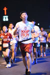 BIB: 2091
                            <button type="button" onclick="openModal(5950336)" class="btn btn-primary btn-sm float-right btn-popup" data-toggle="modal" data-target=".modal-high-quality">
                        <i class="fas fa-shopping-cart"></i> Add to Cart
                    </button>
                                            <button type="button" onclick="isThisMe(5950336, true)" class="btn btn-success btn-sm float-right btn-popup btn-isme hidden" data-toggle="tooltip" data-placement="bottom" title="นี่คือรูปของคุณใช่ไหม คลิกที่นี่เพื่อเอาเข้าอัลบั้ม">
                        <i class="fas fa-plus"></i> Add to album
                    </button>
                    <button type="button" onclick="isThisMe(5950336, false)" class="btn btn-warning btn-sm float-right btn-popup btn-isnotme hidden">
                        <i class="fas fa-ban"></i> Remove from album
                    </button>