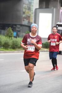 BIB: 2774, 887
                            <button type="button" onclick="openModal(5871717)" class="btn btn-primary btn-sm float-right btn-popup" data-toggle="modal" data-target=".modal-high-quality">
                        <i class="fas fa-shopping-cart"></i> Add to Cart
                    </button>
                                            <button type="button" onclick="isThisMe(5871717, true)" class="btn btn-success btn-sm float-right btn-popup btn-isme hidden" data-toggle="tooltip" data-placement="bottom" title="นี่คือรูปของคุณใช่ไหม คลิกที่นี่เพื่อเอาเข้าอัลบั้ม">
                        <i class="fas fa-plus"></i> Add to album
                    </button>
                    <button type="button" onclick="isThisMe(5871717, false)" class="btn btn-warning btn-sm float-right btn-popup btn-isnotme hidden">
                        <i class="fas fa-ban"></i> Remove from album
                    </button>