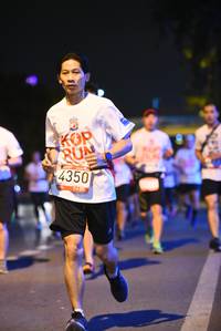 BIB: 4350
                            <button type="button" onclick="openModal(5949622)" class="btn btn-primary btn-sm float-right btn-popup" data-toggle="modal" data-target=".modal-high-quality">
                        <i class="fas fa-shopping-cart"></i> Add to Cart
                    </button>
                                            <button type="button" onclick="isThisMe(5949622, true)" class="btn btn-success btn-sm float-right btn-popup btn-isme hidden" data-toggle="tooltip" data-placement="bottom" title="นี่คือรูปของคุณใช่ไหม คลิกที่นี่เพื่อเอาเข้าอัลบั้ม">
                        <i class="fas fa-plus"></i> Add to album
                    </button>
                    <button type="button" onclick="isThisMe(5949622, false)" class="btn btn-warning btn-sm float-right btn-popup btn-isnotme hidden">
                        <i class="fas fa-ban"></i> Remove from album
                    </button>