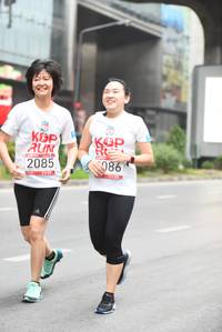 BIB: 2085, 086
                            <button type="button" onclick="openModal(5863337)" class="btn btn-primary btn-sm float-right btn-popup" data-toggle="modal" data-target=".modal-high-quality">
                        <i class="fas fa-shopping-cart"></i> Add to Cart
                    </button>
                                            <button type="button" onclick="isThisMe(5863337, true)" class="btn btn-success btn-sm float-right btn-popup btn-isme hidden" data-toggle="tooltip" data-placement="bottom" title="นี่คือรูปของคุณใช่ไหม คลิกที่นี่เพื่อเอาเข้าอัลบั้ม">
                        <i class="fas fa-plus"></i> Add to album
                    </button>
                    <button type="button" onclick="isThisMe(5863337, false)" class="btn btn-warning btn-sm float-right btn-popup btn-isnotme hidden">
                        <i class="fas fa-ban"></i> Remove from album
                    </button>