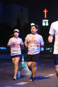 BIB: 7613, 8245
                            <button type="button" onclick="openModal(5922855)" class="btn btn-primary btn-sm float-right btn-popup" data-toggle="modal" data-target=".modal-high-quality">
                        <i class="fas fa-shopping-cart"></i> Add to Cart
                    </button>
                                            <button type="button" onclick="isThisMe(5922855, true)" class="btn btn-success btn-sm float-right btn-popup btn-isme hidden" data-toggle="tooltip" data-placement="bottom" title="นี่คือรูปของคุณใช่ไหม คลิกที่นี่เพื่อเอาเข้าอัลบั้ม">
                        <i class="fas fa-plus"></i> Add to album
                    </button>
                    <button type="button" onclick="isThisMe(5922855, false)" class="btn btn-warning btn-sm float-right btn-popup btn-isnotme hidden">
                        <i class="fas fa-ban"></i> Remove from album
                    </button>