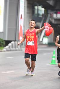 BIB: 4138
                            <button type="button" onclick="openModal(5862412)" class="btn btn-primary btn-sm float-right btn-popup" data-toggle="modal" data-target=".modal-high-quality">
                        <i class="fas fa-shopping-cart"></i> Add to Cart
                    </button>
                                            <button type="button" onclick="isThisMe(5862412, true)" class="btn btn-success btn-sm float-right btn-popup btn-isme hidden" data-toggle="tooltip" data-placement="bottom" title="นี่คือรูปของคุณใช่ไหม คลิกที่นี่เพื่อเอาเข้าอัลบั้ม">
                        <i class="fas fa-plus"></i> Add to album
                    </button>
                    <button type="button" onclick="isThisMe(5862412, false)" class="btn btn-warning btn-sm float-right btn-popup btn-isnotme hidden">
                        <i class="fas fa-ban"></i> Remove from album
                    </button>