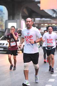 BIB: 4390, 4134, 504
                            <button type="button" onclick="openModal(5880549)" class="btn btn-primary btn-sm float-right btn-popup" data-toggle="modal" data-target=".modal-high-quality">
                        <i class="fas fa-shopping-cart"></i> Add to Cart
                    </button>
                                            <button type="button" onclick="isThisMe(5880549, true)" class="btn btn-success btn-sm float-right btn-popup btn-isme hidden" data-toggle="tooltip" data-placement="bottom" title="นี่คือรูปของคุณใช่ไหม คลิกที่นี่เพื่อเอาเข้าอัลบั้ม">
                        <i class="fas fa-plus"></i> Add to album
                    </button>
                    <button type="button" onclick="isThisMe(5880549, false)" class="btn btn-warning btn-sm float-right btn-popup btn-isnotme hidden">
                        <i class="fas fa-ban"></i> Remove from album
                    </button>