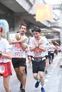 BIB: 3009, 5923, 019
                            <button type="button" onclick="openModal(5878667)" class="btn btn-primary btn-sm float-right btn-popup" data-toggle="modal" data-target=".modal-high-quality">
                        <i class="fas fa-shopping-cart"></i> Add to Cart
                    </button>
                                            <button type="button" onclick="isThisMe(5878667, true)" class="btn btn-success btn-sm float-right btn-popup btn-isme hidden" data-toggle="tooltip" data-placement="bottom" title="นี่คือรูปของคุณใช่ไหม คลิกที่นี่เพื่อเอาเข้าอัลบั้ม">
                        <i class="fas fa-plus"></i> Add to album
                    </button>
                    <button type="button" onclick="isThisMe(5878667, false)" class="btn btn-warning btn-sm float-right btn-popup btn-isnotme hidden">
                        <i class="fas fa-ban"></i> Remove from album
                    </button>