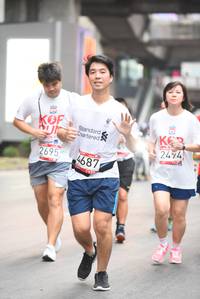 BIB: 2695, 4687
                            <button type="button" onclick="openModal(5863984)" class="btn btn-primary btn-sm float-right btn-popup" data-toggle="modal" data-target=".modal-high-quality">
                        <i class="fas fa-shopping-cart"></i> Add to Cart
                    </button>
                                            <button type="button" onclick="isThisMe(5863984, true)" class="btn btn-success btn-sm float-right btn-popup btn-isme hidden" data-toggle="tooltip" data-placement="bottom" title="นี่คือรูปของคุณใช่ไหม คลิกที่นี่เพื่อเอาเข้าอัลบั้ม">
                        <i class="fas fa-plus"></i> Add to album
                    </button>
                    <button type="button" onclick="isThisMe(5863984, false)" class="btn btn-warning btn-sm float-right btn-popup btn-isnotme hidden">
                        <i class="fas fa-ban"></i> Remove from album
                    </button>