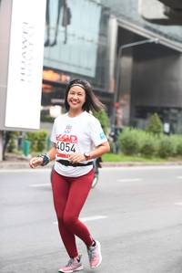 BIB: 4054
                            <button type="button" onclick="openModal(5859891)" class="btn btn-primary btn-sm float-right btn-popup" data-toggle="modal" data-target=".modal-high-quality">
                        <i class="fas fa-shopping-cart"></i> Add to Cart
                    </button>
                                            <button type="button" onclick="isThisMe(5859891, true)" class="btn btn-success btn-sm float-right btn-popup btn-isme hidden" data-toggle="tooltip" data-placement="bottom" title="นี่คือรูปของคุณใช่ไหม คลิกที่นี่เพื่อเอาเข้าอัลบั้ม">
                        <i class="fas fa-plus"></i> Add to album
                    </button>
                    <button type="button" onclick="isThisMe(5859891, false)" class="btn btn-warning btn-sm float-right btn-popup btn-isnotme hidden">
                        <i class="fas fa-ban"></i> Remove from album
                    </button>