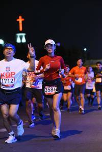 BIB: 1712, 5086, 3586
                            <button type="button" onclick="openModal(5952841)" class="btn btn-primary btn-sm float-right btn-popup" data-toggle="modal" data-target=".modal-high-quality">
                        <i class="fas fa-shopping-cart"></i> Add to Cart
                    </button>
                                            <button type="button" onclick="isThisMe(5952841, true)" class="btn btn-success btn-sm float-right btn-popup btn-isme hidden" data-toggle="tooltip" data-placement="bottom" title="นี่คือรูปของคุณใช่ไหม คลิกที่นี่เพื่อเอาเข้าอัลบั้ม">
                        <i class="fas fa-plus"></i> Add to album
                    </button>
                    <button type="button" onclick="isThisMe(5952841, false)" class="btn btn-warning btn-sm float-right btn-popup btn-isnotme hidden">
                        <i class="fas fa-ban"></i> Remove from album
                    </button>