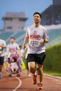 BIB: 7332
                            <button type="button" onclick="openModal(5910677)" class="btn btn-primary btn-sm float-right btn-popup" data-toggle="modal" data-target=".modal-high-quality">
                        <i class="fas fa-shopping-cart"></i> Add to Cart
                    </button>
                                            <button type="button" onclick="isThisMe(5910677, true)" class="btn btn-success btn-sm float-right btn-popup btn-isme hidden" data-toggle="tooltip" data-placement="bottom" title="นี่คือรูปของคุณใช่ไหม คลิกที่นี่เพื่อเอาเข้าอัลบั้ม">
                        <i class="fas fa-plus"></i> Add to album
                    </button>
                    <button type="button" onclick="isThisMe(5910677, false)" class="btn btn-warning btn-sm float-right btn-popup btn-isnotme hidden">
                        <i class="fas fa-ban"></i> Remove from album
                    </button>