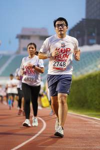 BIB: 2748, 6829
                            <button type="button" onclick="openModal(5911222)" class="btn btn-primary btn-sm float-right btn-popup" data-toggle="modal" data-target=".modal-high-quality">
                        <i class="fas fa-shopping-cart"></i> Add to Cart
                    </button>
                                            <button type="button" onclick="isThisMe(5911222, true)" class="btn btn-success btn-sm float-right btn-popup btn-isme hidden" data-toggle="tooltip" data-placement="bottom" title="นี่คือรูปของคุณใช่ไหม คลิกที่นี่เพื่อเอาเข้าอัลบั้ม">
                        <i class="fas fa-plus"></i> Add to album
                    </button>
                    <button type="button" onclick="isThisMe(5911222, false)" class="btn btn-warning btn-sm float-right btn-popup btn-isnotme hidden">
                        <i class="fas fa-ban"></i> Remove from album
                    </button>