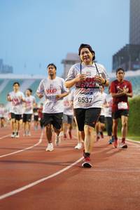 BIB: 965755, 8537
                            <button type="button" onclick="openModal(5912048)" class="btn btn-primary btn-sm float-right btn-popup" data-toggle="modal" data-target=".modal-high-quality">
                        <i class="fas fa-shopping-cart"></i> Add to Cart
                    </button>
                                            <button type="button" onclick="isThisMe(5912048, true)" class="btn btn-success btn-sm float-right btn-popup btn-isme hidden" data-toggle="tooltip" data-placement="bottom" title="นี่คือรูปของคุณใช่ไหม คลิกที่นี่เพื่อเอาเข้าอัลบั้ม">
                        <i class="fas fa-plus"></i> Add to album
                    </button>
                    <button type="button" onclick="isThisMe(5912048, false)" class="btn btn-warning btn-sm float-right btn-popup btn-isnotme hidden">
                        <i class="fas fa-ban"></i> Remove from album
                    </button>