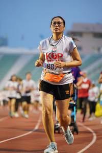 BIB: 8877
                            <button type="button" onclick="openModal(5910225)" class="btn btn-primary btn-sm float-right btn-popup" data-toggle="modal" data-target=".modal-high-quality">
                        <i class="fas fa-shopping-cart"></i> Add to Cart
                    </button>
                                            <button type="button" onclick="isThisMe(5910225, true)" class="btn btn-success btn-sm float-right btn-popup btn-isme hidden" data-toggle="tooltip" data-placement="bottom" title="นี่คือรูปของคุณใช่ไหม คลิกที่นี่เพื่อเอาเข้าอัลบั้ม">
                        <i class="fas fa-plus"></i> Add to album
                    </button>
                    <button type="button" onclick="isThisMe(5910225, false)" class="btn btn-warning btn-sm float-right btn-popup btn-isnotme hidden">
                        <i class="fas fa-ban"></i> Remove from album
                    </button>