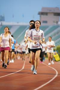 BIB: 8220
                            <button type="button" onclick="openModal(5911761)" class="btn btn-primary btn-sm float-right btn-popup" data-toggle="modal" data-target=".modal-high-quality">
                        <i class="fas fa-shopping-cart"></i> Add to Cart
                    </button>
                                            <button type="button" onclick="isThisMe(5911761, true)" class="btn btn-success btn-sm float-right btn-popup btn-isme hidden" data-toggle="tooltip" data-placement="bottom" title="นี่คือรูปของคุณใช่ไหม คลิกที่นี่เพื่อเอาเข้าอัลบั้ม">
                        <i class="fas fa-plus"></i> Add to album
                    </button>
                    <button type="button" onclick="isThisMe(5911761, false)" class="btn btn-warning btn-sm float-right btn-popup btn-isnotme hidden">
                        <i class="fas fa-ban"></i> Remove from album
                    </button>