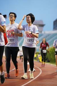 BIB: 7892, 2019, 7909
                            <button type="button" onclick="openModal(5911537)" class="btn btn-primary btn-sm float-right btn-popup" data-toggle="modal" data-target=".modal-high-quality">
                        <i class="fas fa-shopping-cart"></i> Add to Cart
                    </button>
                                            <button type="button" onclick="isThisMe(5911537, true)" class="btn btn-success btn-sm float-right btn-popup btn-isme hidden" data-toggle="tooltip" data-placement="bottom" title="นี่คือรูปของคุณใช่ไหม คลิกที่นี่เพื่อเอาเข้าอัลบั้ม">
                        <i class="fas fa-plus"></i> Add to album
                    </button>
                    <button type="button" onclick="isThisMe(5911537, false)" class="btn btn-warning btn-sm float-right btn-popup btn-isnotme hidden">
                        <i class="fas fa-ban"></i> Remove from album
                    </button>