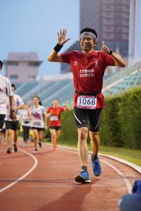 BIB: 1068
                            <button type="button" onclick="openModal(5912197)" class="btn btn-primary btn-sm float-right btn-popup" data-toggle="modal" data-target=".modal-high-quality">
                        <i class="fas fa-shopping-cart"></i> Add to Cart
                    </button>
                                            <button type="button" onclick="isThisMe(5912197, true)" class="btn btn-success btn-sm float-right btn-popup btn-isme hidden" data-toggle="tooltip" data-placement="bottom" title="นี่คือรูปของคุณใช่ไหม คลิกที่นี่เพื่อเอาเข้าอัลบั้ม">
                        <i class="fas fa-plus"></i> Add to album
                    </button>
                    <button type="button" onclick="isThisMe(5912197, false)" class="btn btn-warning btn-sm float-right btn-popup btn-isnotme hidden">
                        <i class="fas fa-ban"></i> Remove from album
                    </button>