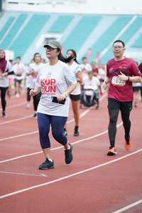 BIB: 1833, 2010
                            <button type="button" onclick="openModal(5918050)" class="btn btn-primary btn-sm float-right btn-popup" data-toggle="modal" data-target=".modal-high-quality">
                        <i class="fas fa-shopping-cart"></i> Add to Cart
                    </button>
                                            <button type="button" onclick="isThisMe(5918050, true)" class="btn btn-success btn-sm float-right btn-popup btn-isme hidden" data-toggle="tooltip" data-placement="bottom" title="นี่คือรูปของคุณใช่ไหม คลิกที่นี่เพื่อเอาเข้าอัลบั้ม">
                        <i class="fas fa-plus"></i> Add to album
                    </button>
                    <button type="button" onclick="isThisMe(5918050, false)" class="btn btn-warning btn-sm float-right btn-popup btn-isnotme hidden">
                        <i class="fas fa-ban"></i> Remove from album
                    </button>